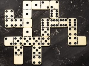 Dominoes game detail